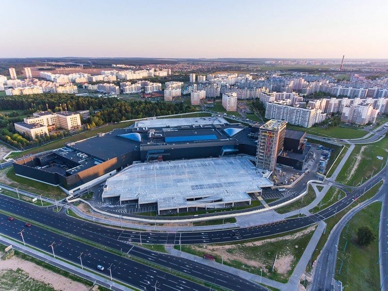 Гибрид брежневки и хай-тека. Гайд по архитектуре постмодерна в Гродно