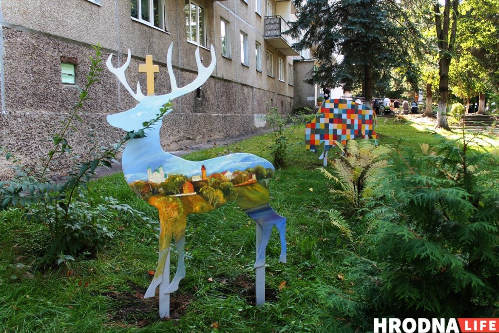 Алень святога Губерта, рысь і зубр. Глядзіце, як змяніўся дворык Гродзенскага дзіцячага хоспіса