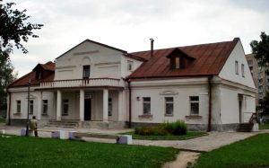 Самы дарагі клас, 22 рублі на школьніка і “Дневники” толькі па-руску. Рэпартаж са школьнага кірмаша ў Гродне Алые паруса Репина 5а