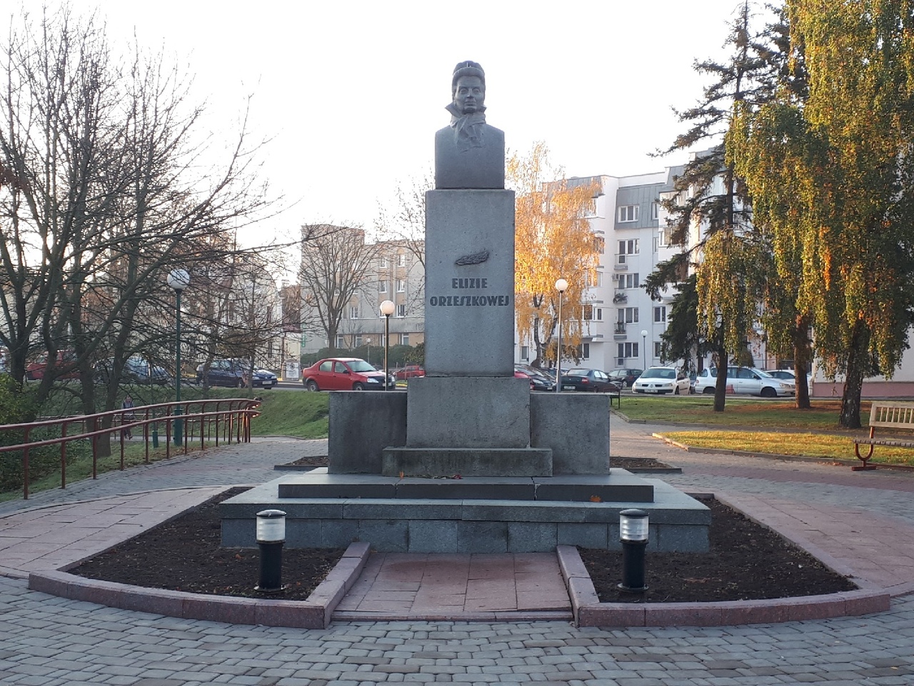 памятник Элизе Ожешко помнік Элізе Ажэшцы