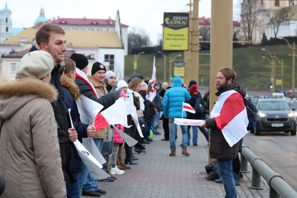 Акцыя супраць інтэграцыі ў Гродне: арганізатар распавёў, навошта паклікаў людзей на Стары мост