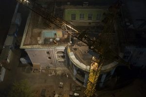 На фасадзе філармоніі-даўгабуда з'явілася віяланчэль рэканструкцыя Палаца тэкстыльшчыкаў