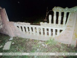 Хлопец скраў з крамы піва і цукеркі на 400 рублёў. Але службовы сабака іх знайшоў