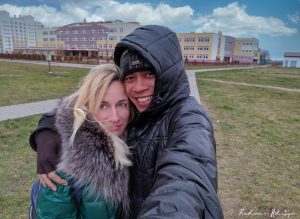 Хлопец з Інданезіі ажаніўся з гродзенкай і здымае пра іх адносіны відэа