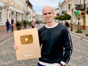 “Очкастый красавчик” – самы папулярны гродзенскі блогер “Очкастый красавчик” – самы папулярны гродзенскі блогер