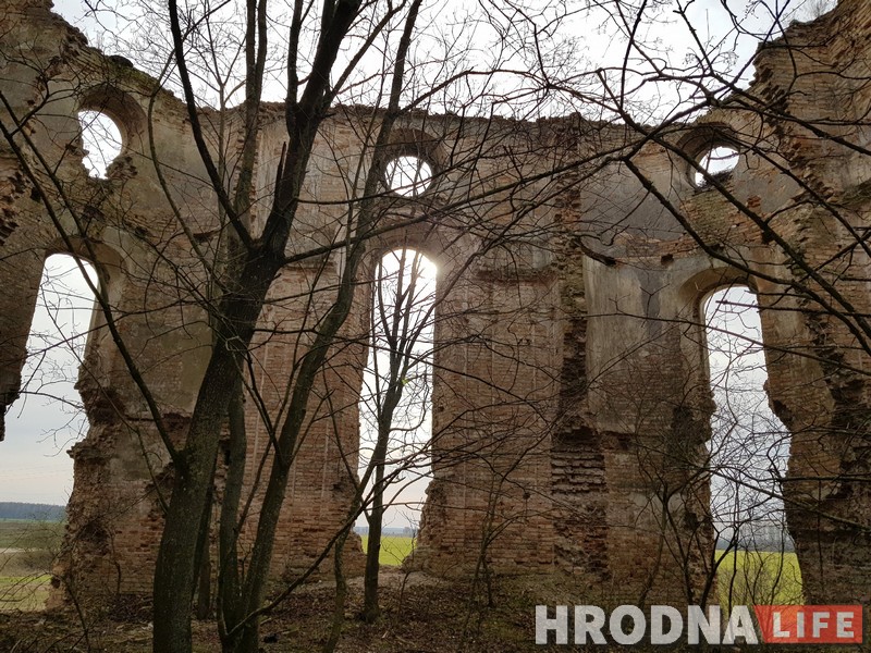 Часовня Яблоновских в деревне Щечицы Капліца Ябланоўскіх у вёсцы Шчэчыцы