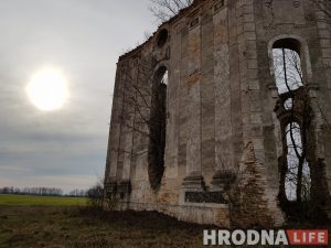 “Магла б упрыгожыць Парыж”. Пад Гродна руйнуецца 300-гадовая капліца Ябланоўскіх Капліца Ябланоўскіх у вёсцы Шчэчыцы