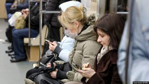 Ці будзе карантын у Беларусі? Што з забаўляльнымі імпрэзамі і заняткамі ў школах У Менскім мэтро, ілюстрацыйнае фота