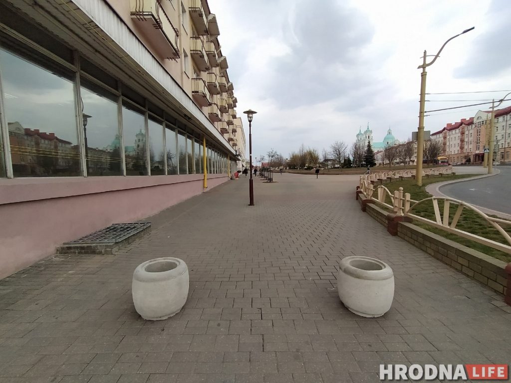 Фотафакт: Моставую загарадзілі ад парушальнікаў паркоўкі