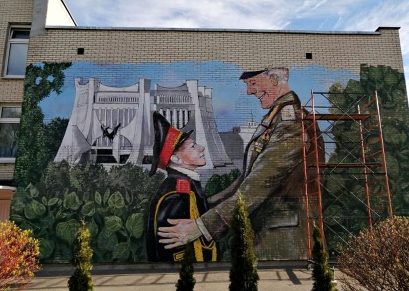 Школа 28 Гродно кадетские классы роспись стены