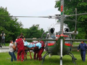 Пацярпелага ад выбуху на падстанцыі ў Гожы перавезлі на верталёце ў Мінск Пацярпелага ад выбуху на падстанцыі ў Гожы перавезлі на верталёце ў Мінск