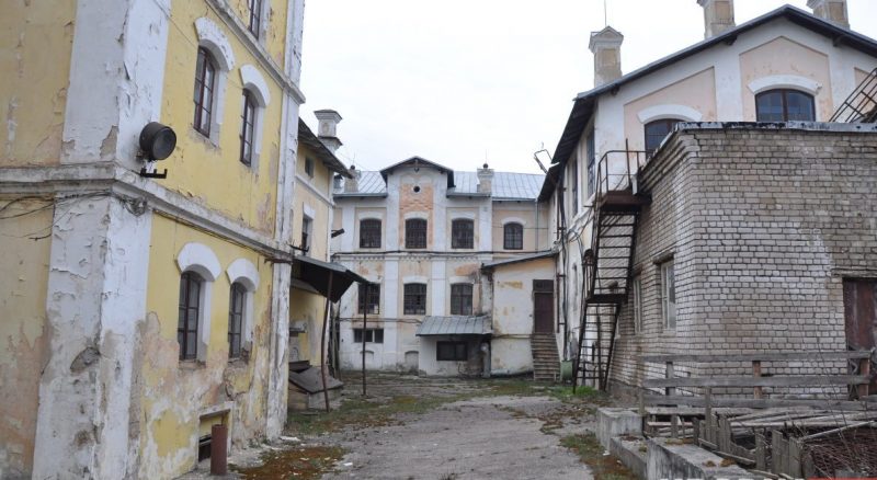 Праект рэканструкцыі гродзенскага піўзавода прайшоў Дзяржбудэкспертызу. Першы будынак абяцаюць адкрыць у 2023 Двор Гродзенскага піўзавода, 2015 г. фота з архіва Андрэя Вашкевіча