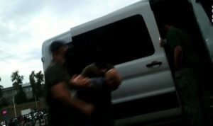 Пяцярых удзельнікаў акцыі мірнага пратэсту асудзілі на суткі Пяцярых удзельнікаў акцыі мірнага пратэсту асудзілі на суткі