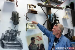 З тэлефоннай будкай і півам у слоіках: на Тэлеграфнай адкрываецца бар-музей «На провадзе» З тэлефоннай будкай і півам у слоіках: на Тэлеграфнай адкрываецца бар-музей «На провадзе»