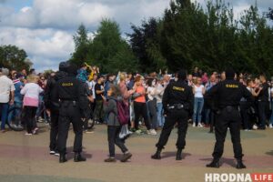 Молитва и разгон акции. Как протестовали в Гродно 31 августа Молитва и разгон акции. Как протестовали в Гродно 31 августа