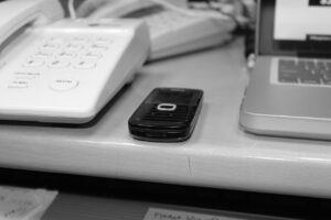 Беларусы атрымліваюць СМС з просьбай паведамляць пра "незарэгістраваную сімволіку" ў міліцыю. Што кажа аператар Беларусы атрымліваюць СМС з просьбай паведамляць пра "незарэгістраваную сімволіку" ў міліцыю. Што кажа аператар