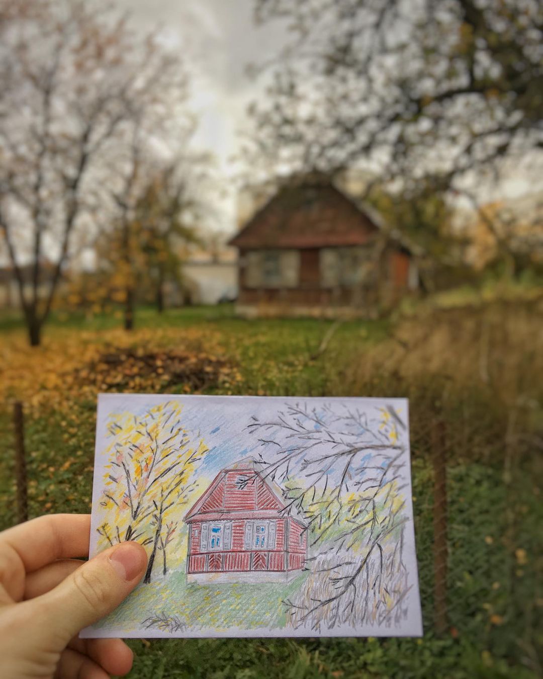 «Хочацца захаваць дух Гародні». Гродзенец малюе драўляныя будынкі, каб звярнуць увагу на іх лёс