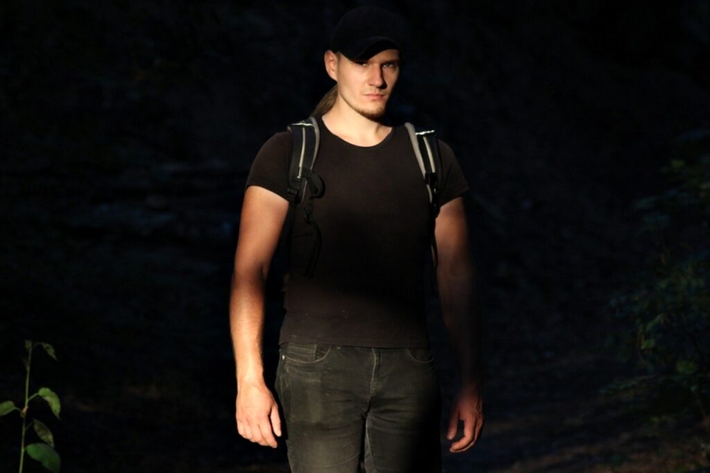 "Плохо спал, поссорился с женой". 3000 рублей компенсации попросил на суде милиционер, которому гродненец распылил газ в лицо