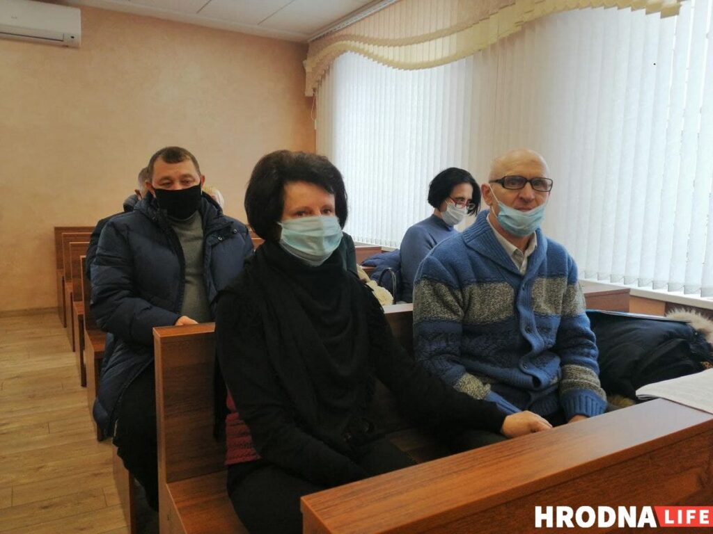 Суд пакінуў у сіле прысуд гродзенцу, асуджанаму за штуршок у сцягно міліцыянту Юзеф Немеро с женой Маргаритой в Гродненском областном суде 14 января. Фото: Hrodna.life