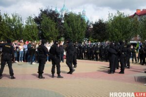 Галоўнага энергетыка "Кароны" затрымалі на працы. У яго на кватэры канфіскавалі тэхніку Галоўнага энергетыка "Кароны" затрымалі на працы. У яго на кватэры канфіскавалі тэхніку