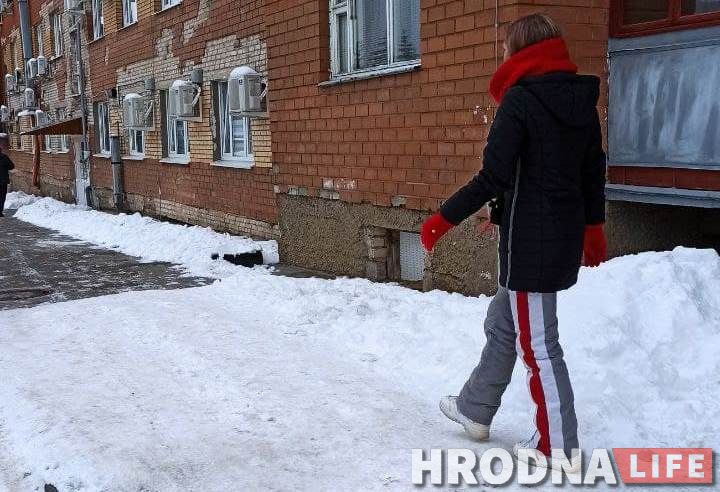 Спортивные штаны с БЧБ лампасами Люба Сарлай купила в 2014 году. Носила их зимой, в морозы