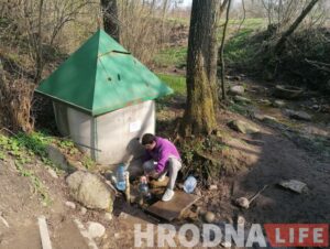 На крыніцы ў Салах валанцёры сабралі 3000 літраў смецця. У вадзе знайшлі нітраты