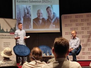 "У вымушанай камандзіроўцы". Руслан Кулевіч прэзентаваў у Беластоку свае кнігі пра гродзенцаў і знайшоў новых герояў