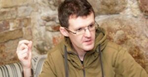 Протестный Гродно: 300 человек у автовокзала, 200 — у «Золотого теленка» Дзяніс Івашын. Фота: novychas.by