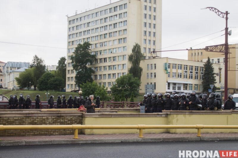 Затрыманне жонкі былога міліцыянта і міліцыя на настаўніцкім сходзе. Як прайшоў тыдзень у Гродне і вобласці