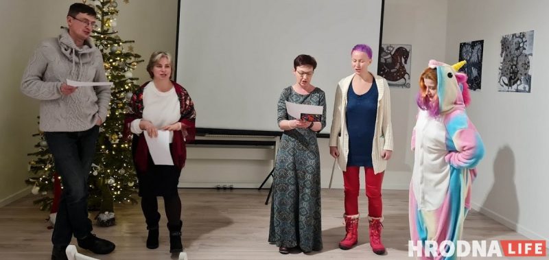 "Каб не страцілі беларускасць". Як працуе "Мова Нанова" за мяжой Фрагмент каляднага занятку курсаў "Мова Нанова" ў Вільні, снежань 2021