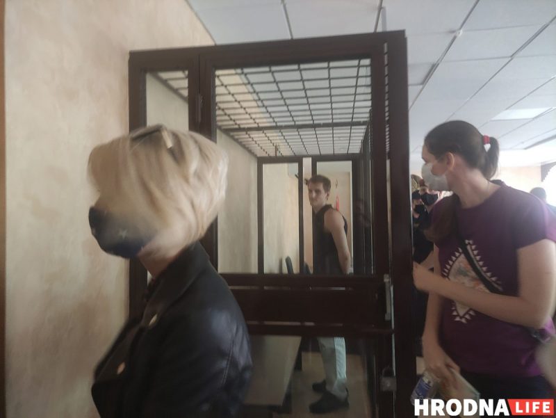 Вместо “вреда нацбезопасности” – “разжигание вражды”. Гродненцу после судебного разбирательства предъявили новое обвинение Вместо “вреда нацбезопасности” – “разжигание вражды”. Гродненцу после судебного разбирательства предъявили новое обвинение