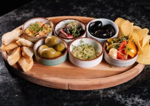 Восем устаноў адкрыліся, шэсць - закрыліся. Як змянілася колькасць кафэ і бараў у Гродне за паўгода Восем устаноў адкрыліся, шэсць - закрыліся. Як змянілася колькасць кафэ і бараў у Гродне за паўгода