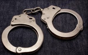 Два айфоны для сям’і і кандыцыянер для маці: другога запар дырэктара камбіната школьнага харчавання будуць судзіць за крадзеж і хабар