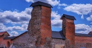 У Крэўскім замку знайшлі тунэль XIV стагоддзя. Чым карысная гэтая знаходка? Крэўскі замак