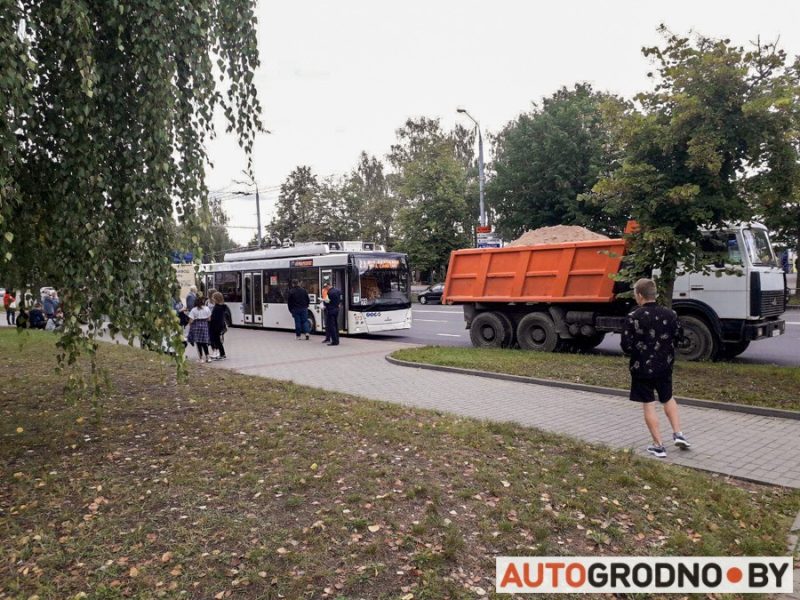 здарэнне грузавік происшествие