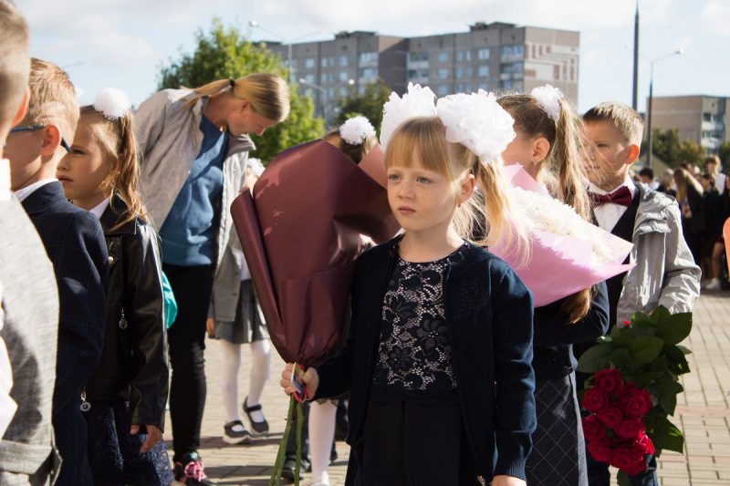 У школах Гродна прайшлі святочныя лінейкі (фота) Линейка на 1 сентября 2022 в школе №37 в Гродно