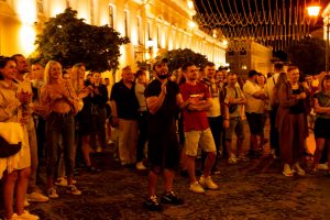 Не менш за 14 000 рублёў выдаткуюць у Гродне на Дзень народнага адзінства. Гэта ў разы менш, чым на Дзень горада Не менш за 14 000 рублёў выдаткуюць у Гродне на Дзень народнага адзінства. Гэта ў разы менш, чым на Дзень горада