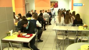 У гродзенскія школы вярнулі шведскі стол. Але пакуль ён даступны не паўсюль У гродзенскія школы вярнулі шведскі стол. Але пакуль ён даступны не паўсюль