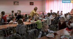 школа столовая школьники