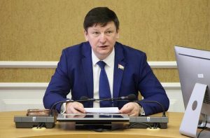 Марзалюк або Бондарава? Прыхільнікі ўлады высвятляюць, хто "псеўдапатрыёт", а хто сапраўдны Марзалюк або Бондарава? Прыхільнікі ўлады высвятляюць, хто "псеўдапатрыёт", а хто сапраўдны