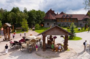 У Гродне прадаюць недабудаваны цэнтр "Маяк": там хацелі адкрыць кафэ на трубе вышынёй 30 метраў (абноўлена) "Гарадзенскі маёнтак Каробчыцы