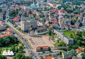Вежа, аркады і пашыраны выканкам: архітэктары прапанавалі цэнтру Гродна вельмі постмадэрністычную забудову Праект Штэна і Ярмоліка ў цэнтры Гродна