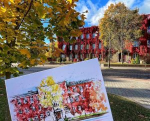 Тату-мастер из Гродно помогла восстановить барельефы и панно в костеле Мастачка Кацярына Забеліна малюе Гродна