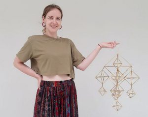 “Павучка ў кожны дом”. Ганна з Гродна вучыць рабіць саламяных павукоў - таму што яна беларуска “Павучка ў кожны дом”. Ганна з Гродна вучыць рабіць саламяных павукоў - таму што яна беларуска