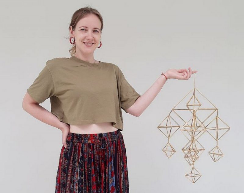 “Павучка ў кожны дом”. Ганна з Гродна вучыць рабіць саламяных павукоў - таму што яна беларуска “Павучка ў кожны дом”. Ганна з Гродна вучыць рабіць саламяных павукоў - таму што яна беларуска