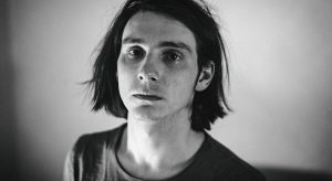 “Х🤬ем по губам”. Гродзенскі музыка выпусціў альбом пра ўнутранага школьніка Яўген Кучмейна