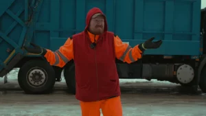 Не патрэбная трэнажорка і можна знайсці скарбы: гродзенскі рок-музыка расказаў, як уладкаваўся на смеццявоз у Польшчы Уладзіслаў Бернат смецце