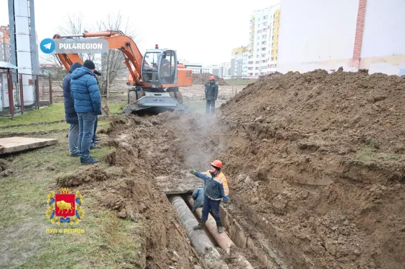 прарвала трубу ў Гродне на вуліцы Паўднёвай