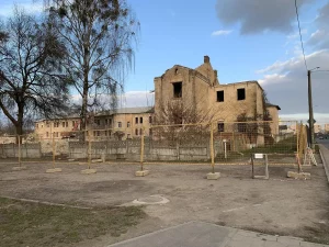 "Ідэальны варыянт для чыноўнікаў - калі грамадства маўчыць". Ці можна было захаваць царскія казармы на Шчорса Тое, што засталося ад казармы на Шчорса, 2