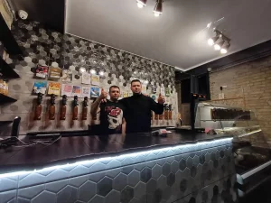 У Гродне адкрыўся "Наш Бар" з крафтавым півам. Абяцаюць 30 відаў толькі разліўнога "Наш Бар" у Гродне.